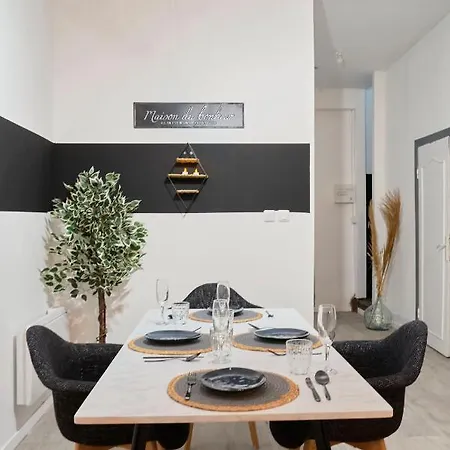 Otel Ng Suitehome - Lille I Barbieux I Saint Roch - Maison 4 - Balneo - Arcade De Jeux - Netflix - Wifi - Cuisine Equipee - Lave Linge 3*